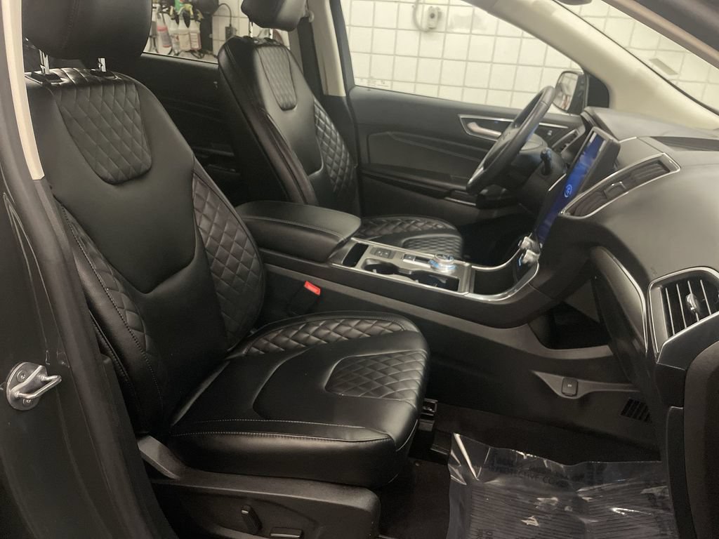 Used 2023 Ford Edge Titanium AWD/4WD image 21