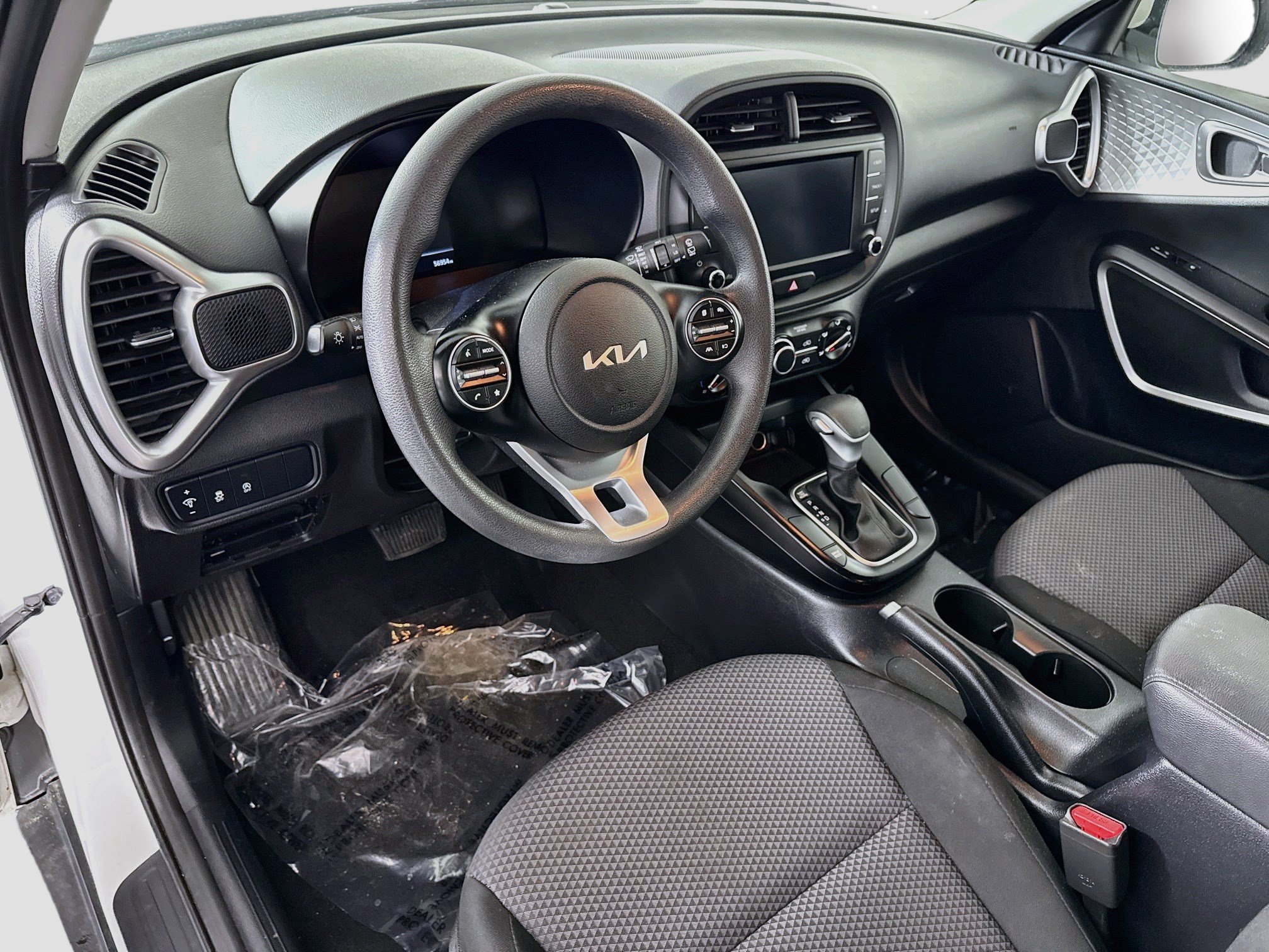 Used 2023 Kia Soul LX w/ LX Technology Package FWD image 22