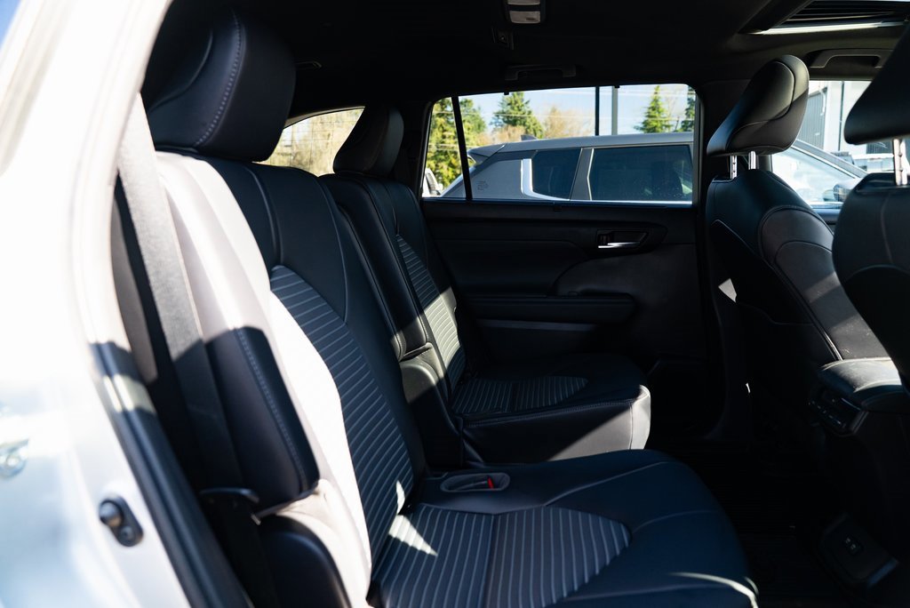 Used 2021 Toyota Highlander XSE image 21