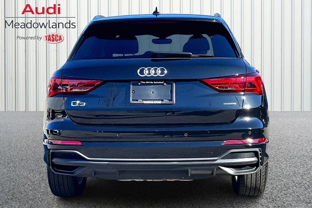 Used 2025 Audi Q3 2.0T Premium w/ Convenience Package image 5