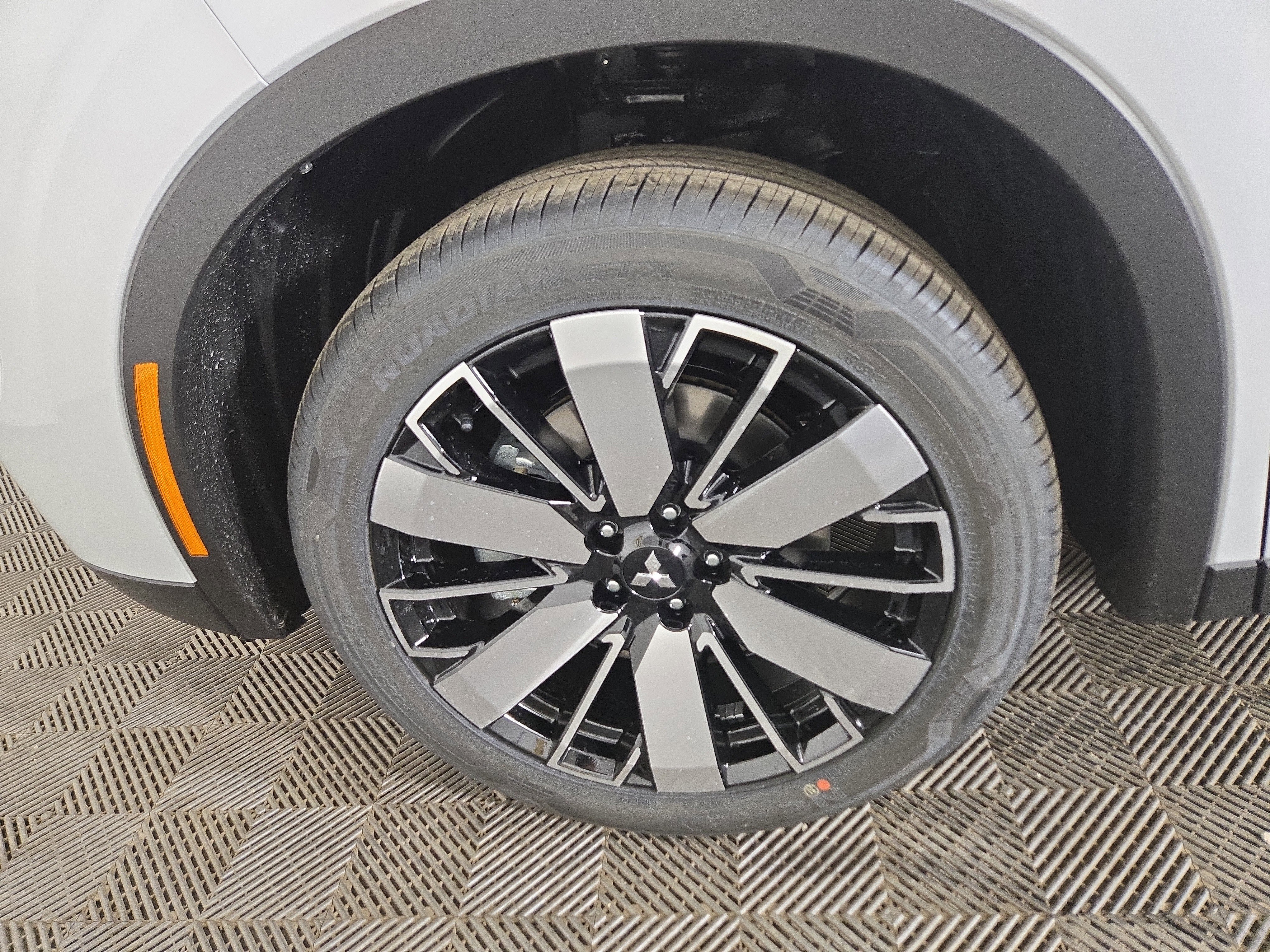 New 2026 Mitsubishi Outlander SE FWD image 35