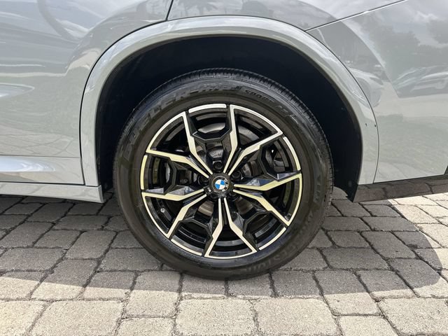 Used 2023 BMW X4 xDrive30i w/ M Sport Package AWD/4WD image 11