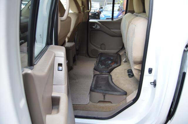 Used 2013 Nissan Frontier SV AWD/4WD image 37