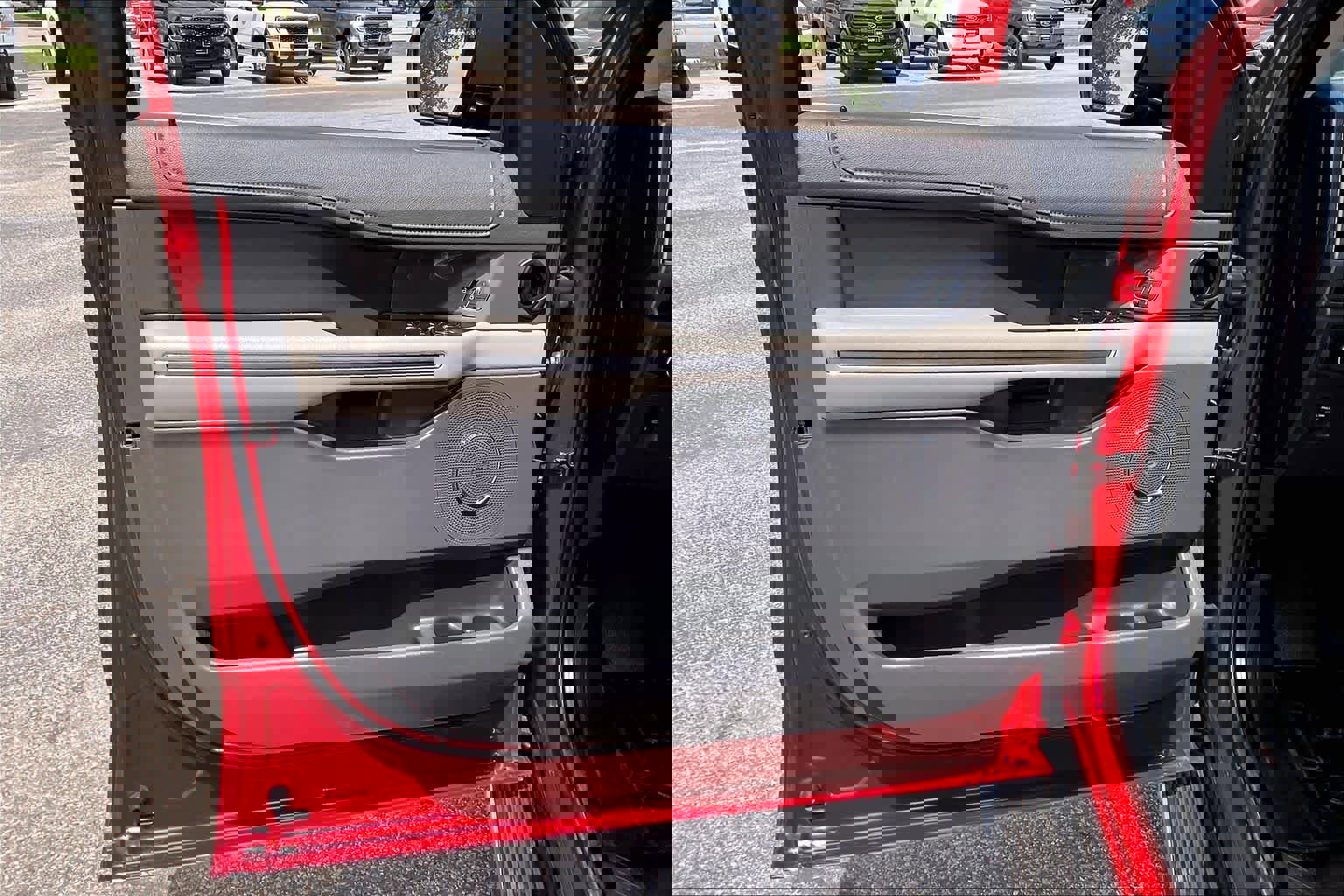 Used 2020 Ford Expedition XLT w/ Equipment Group 202A image 21