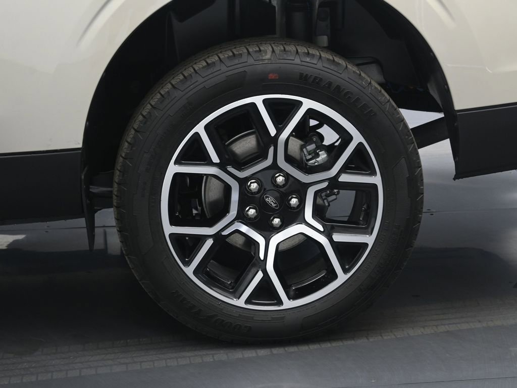 New 2025 Ford Maverick Lariat w/ 4K Tow Package image 22