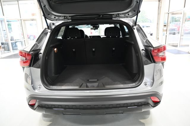 New 2026 Chevrolet Trax RS w/ Sunroof Package FWD image 28