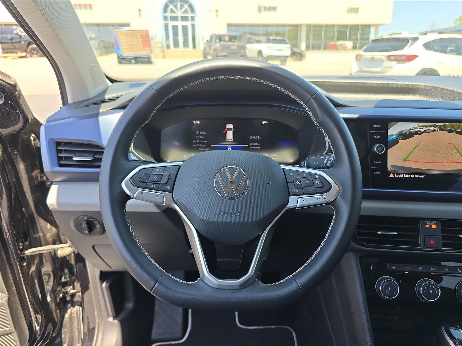 Used 2023 Volkswagen Taos SE FWD image 30