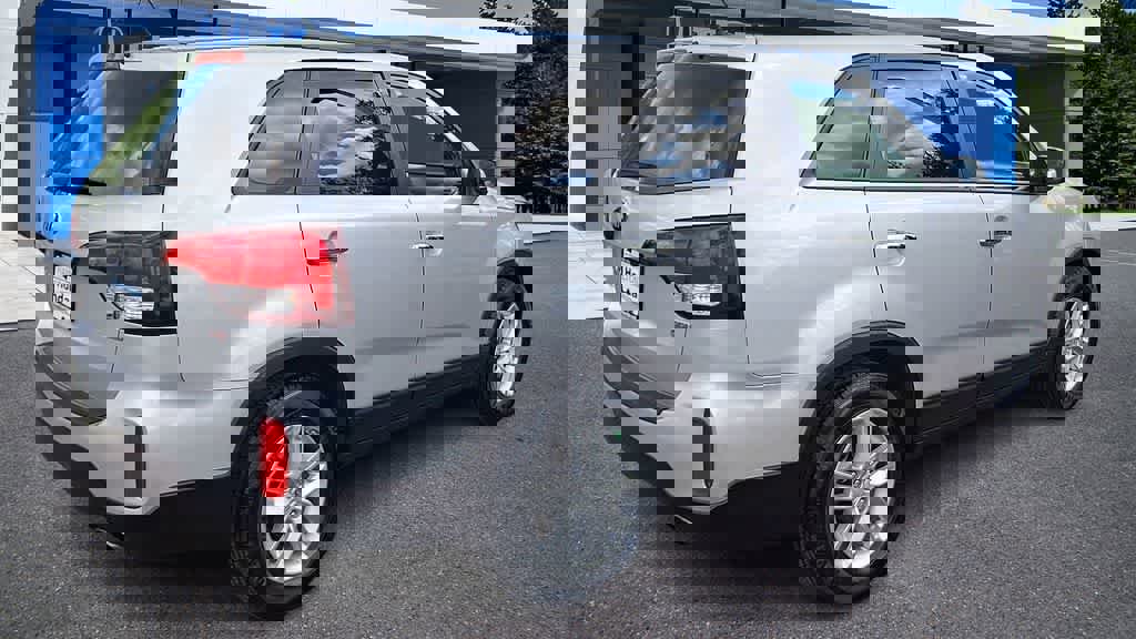 Used 2014 Kia Sorento LX image 8