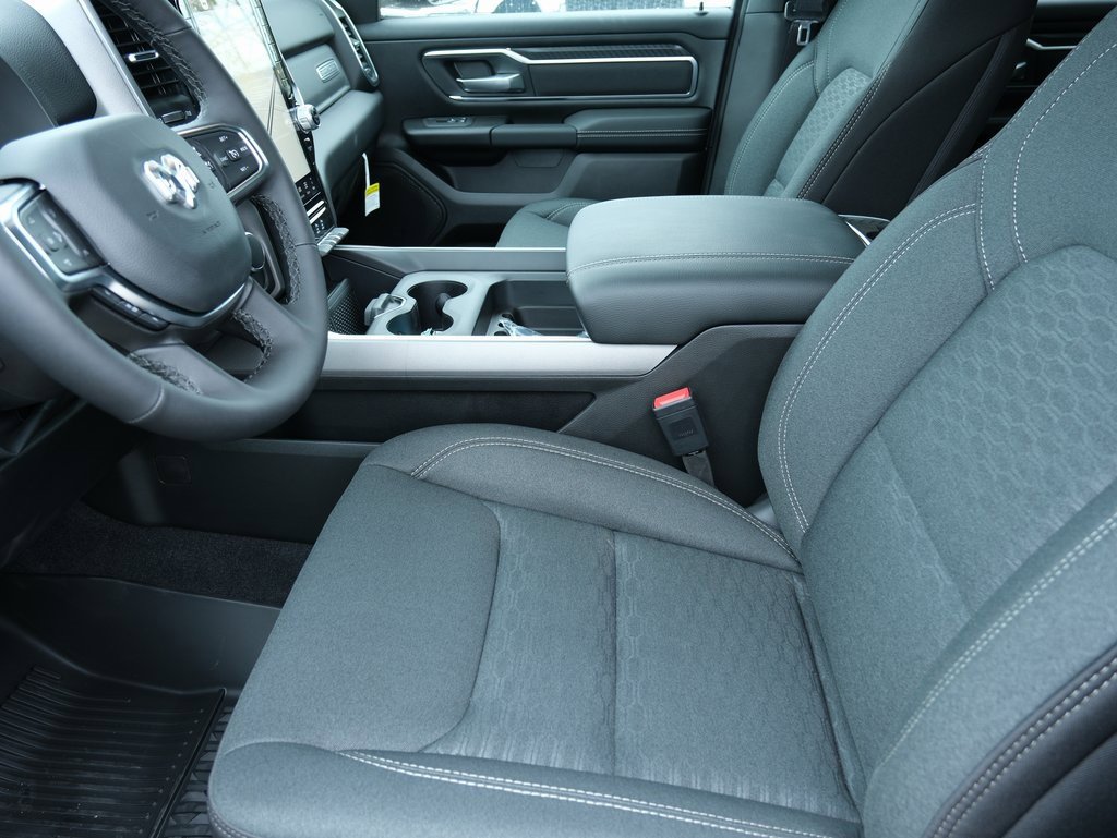 New 2026 RAM 1500 4x4 Crew Cab image 5