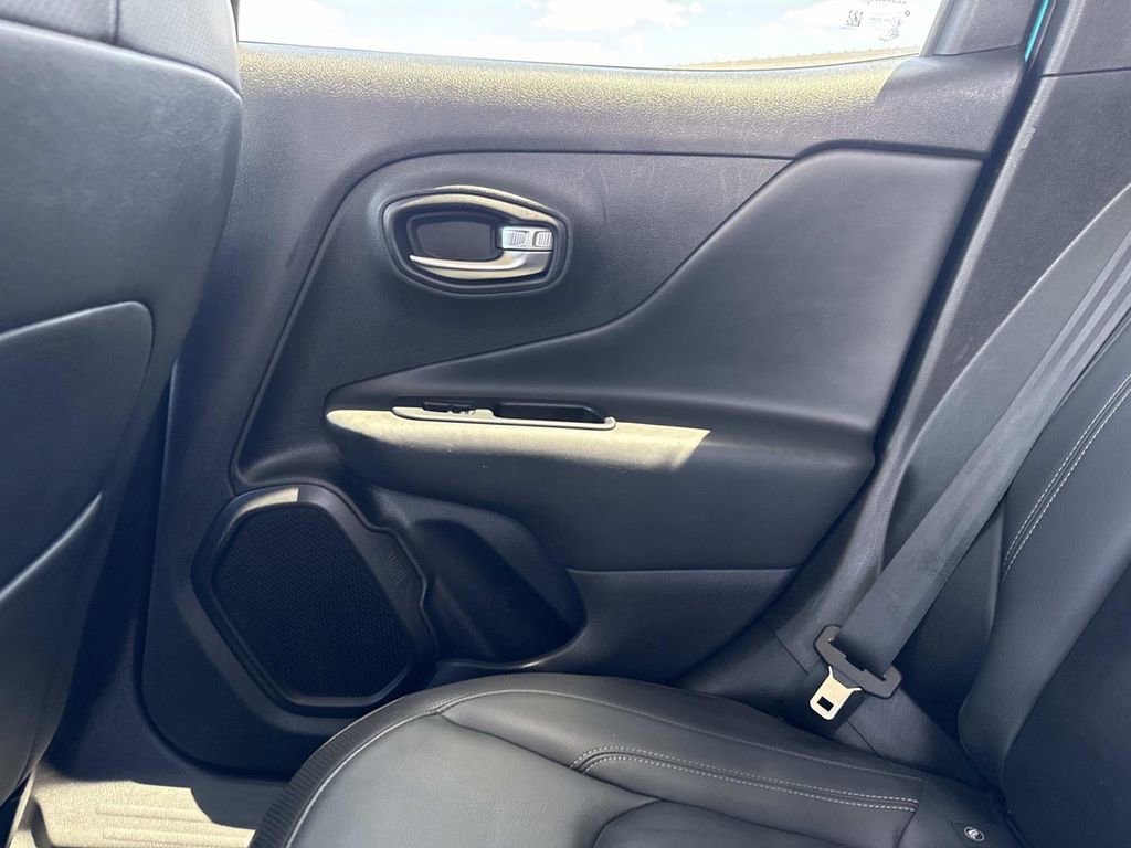 Used 2021 Jeep Renegade Limited AWD/4WD image 16