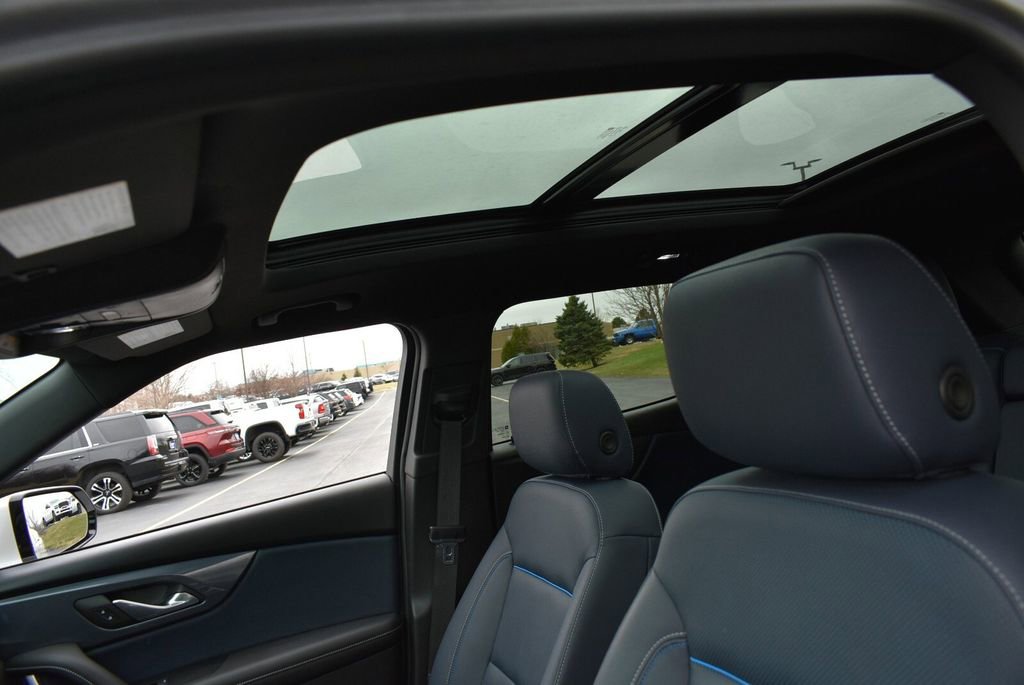 Used 2023 Chevrolet Blazer RS w/ Driver Confidence II Package AWD/4WD image 16