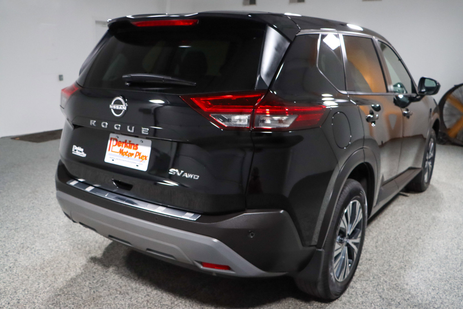 Used 2023 Nissan Rogue SV image 7