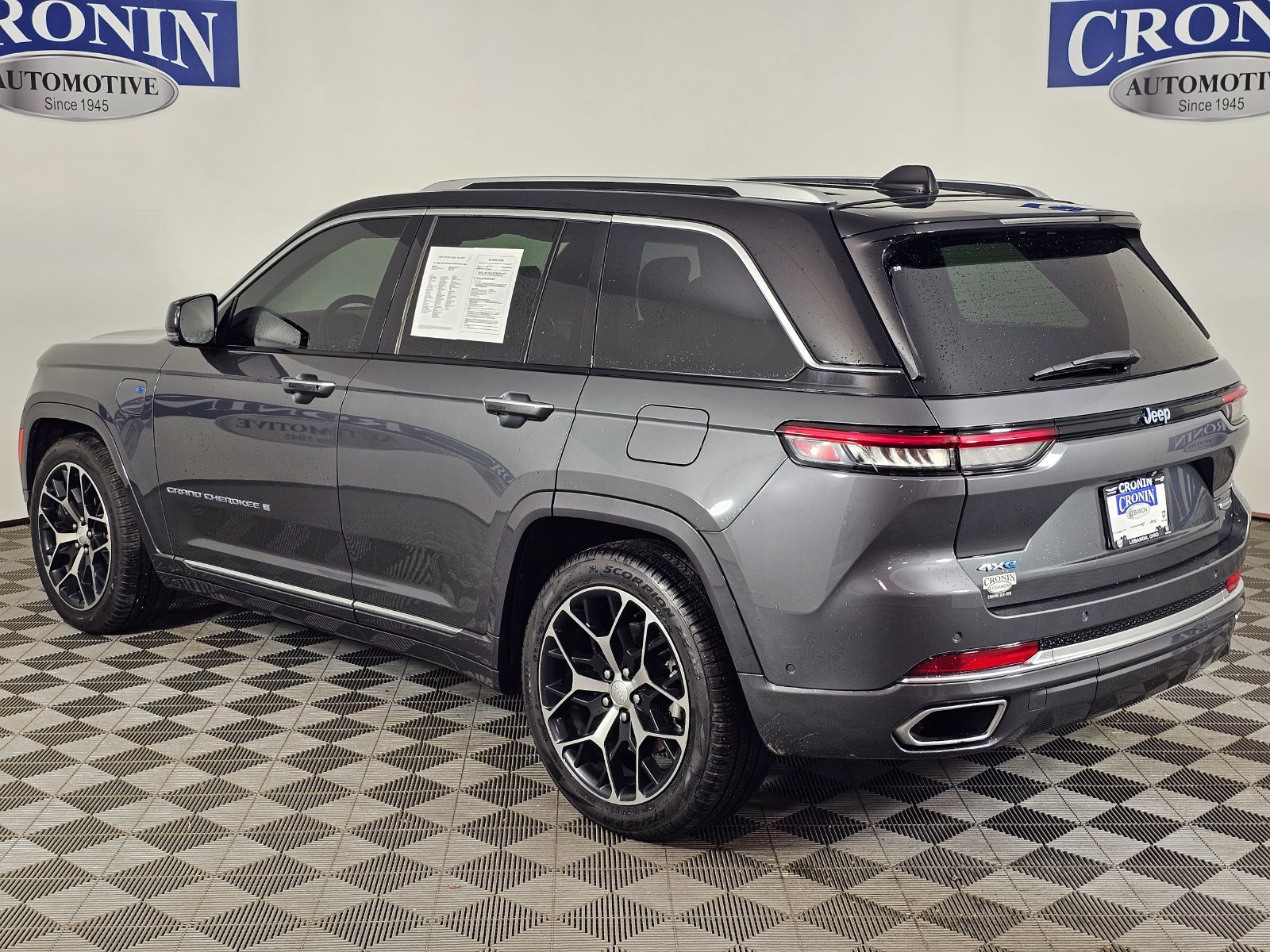 Used 2022 Jeep Grand Cherokee Summit AWD/4WD image 44