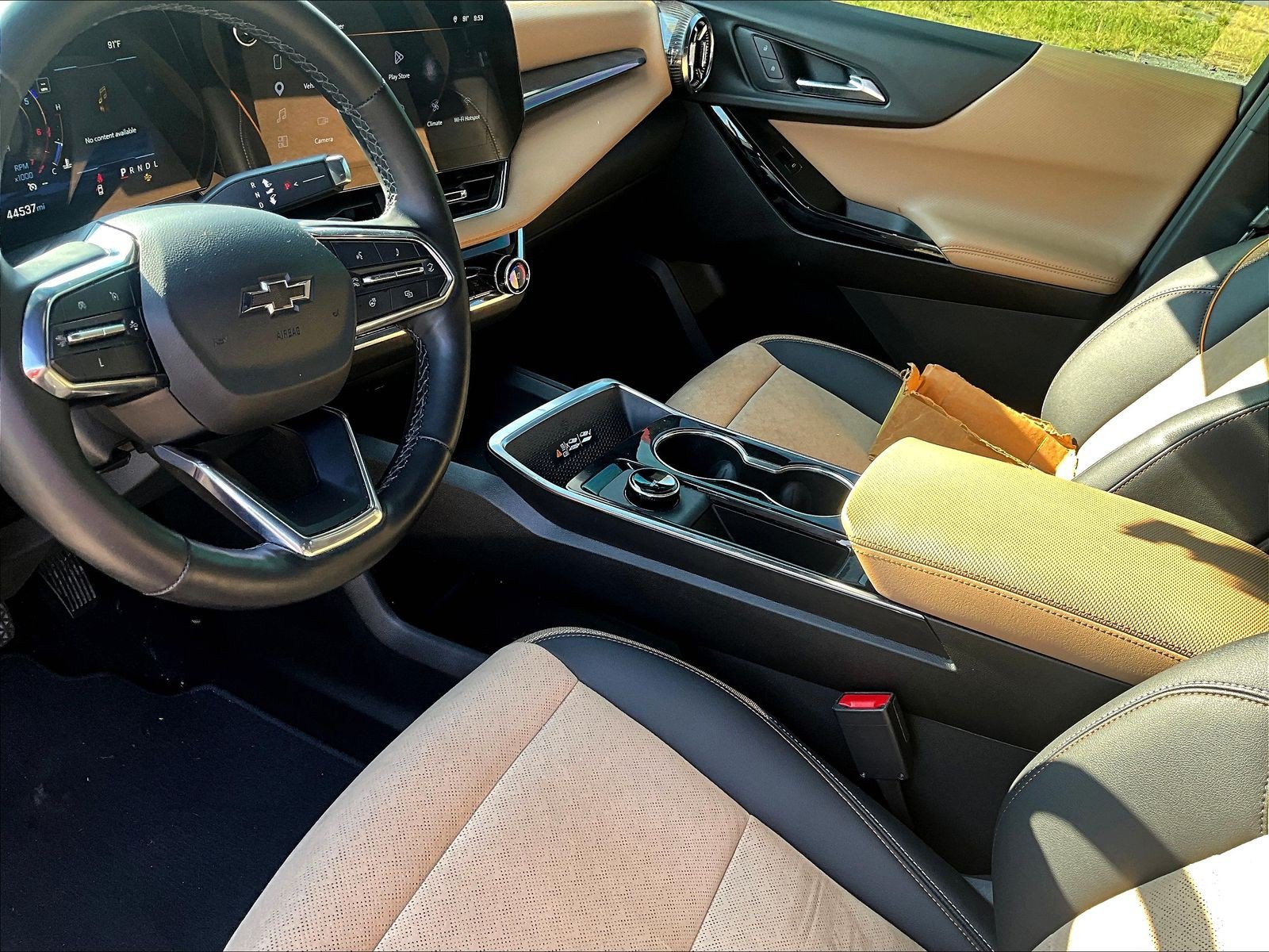 Used 2025 Chevrolet Equinox ACTIV w/ Safety and Technology Package AWD/4WD image 18
