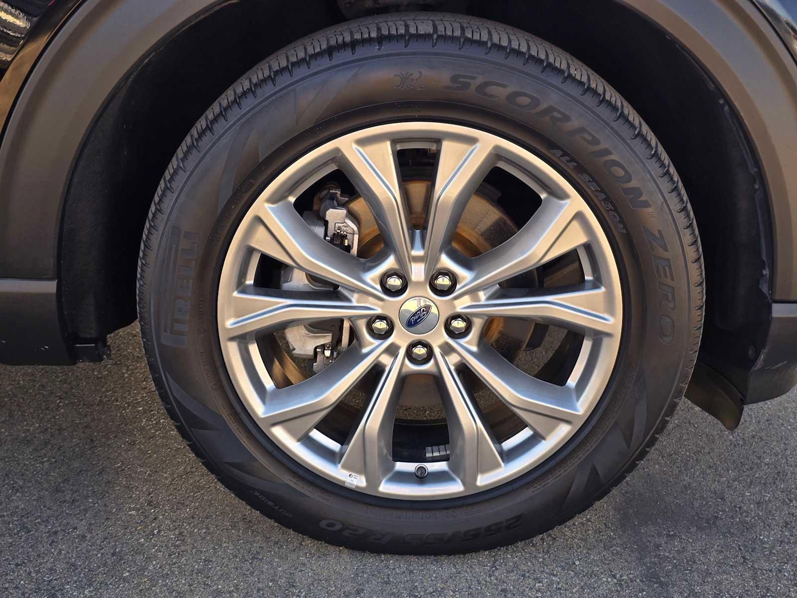 Used 2023 Ford Explorer Limited w/ Equipment Group 301A image 9