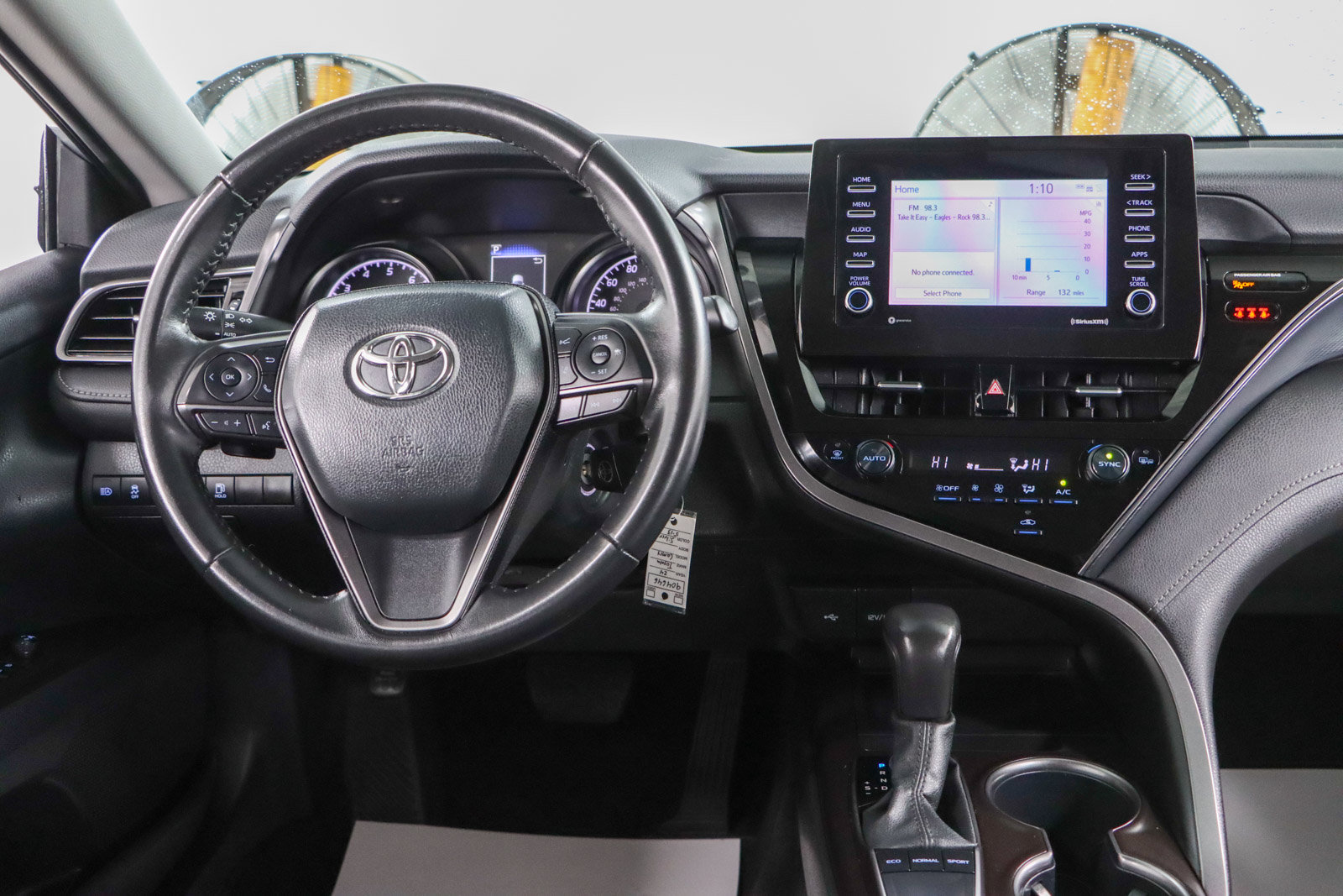 Used 2024 Toyota Camry SE FWD image 17