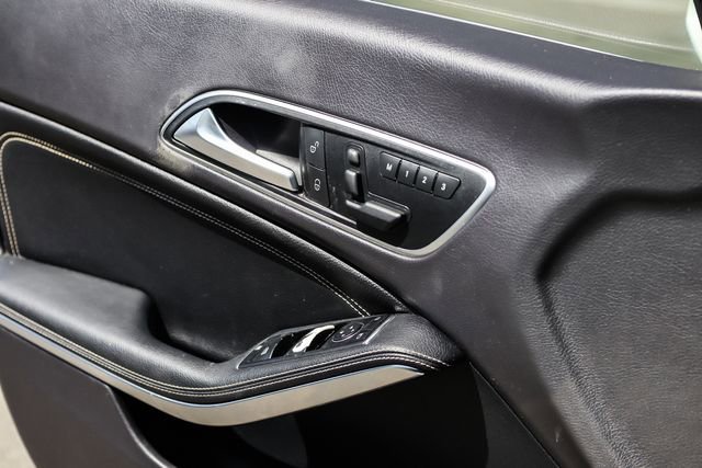 Used 2014 Mercedes-Benz CLA 250 image 33