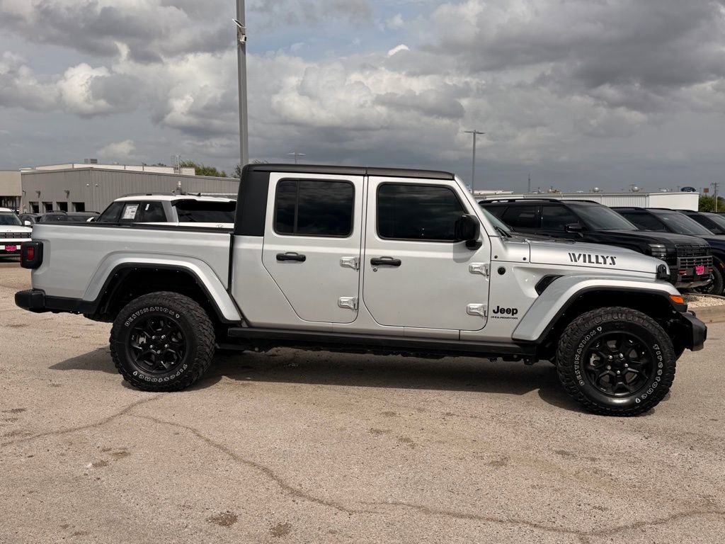 Used 2023 Jeep Gladiator Willys image 8