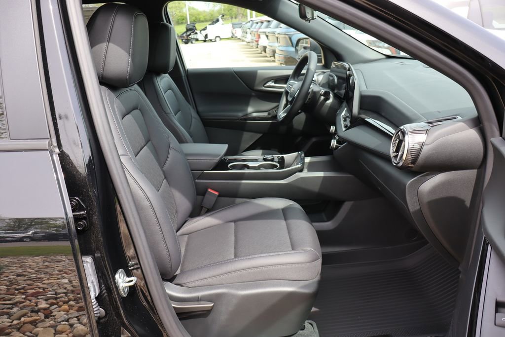 New 2026 Chevrolet Equinox LT w/ Convenience Package II AWD/4WD image 43