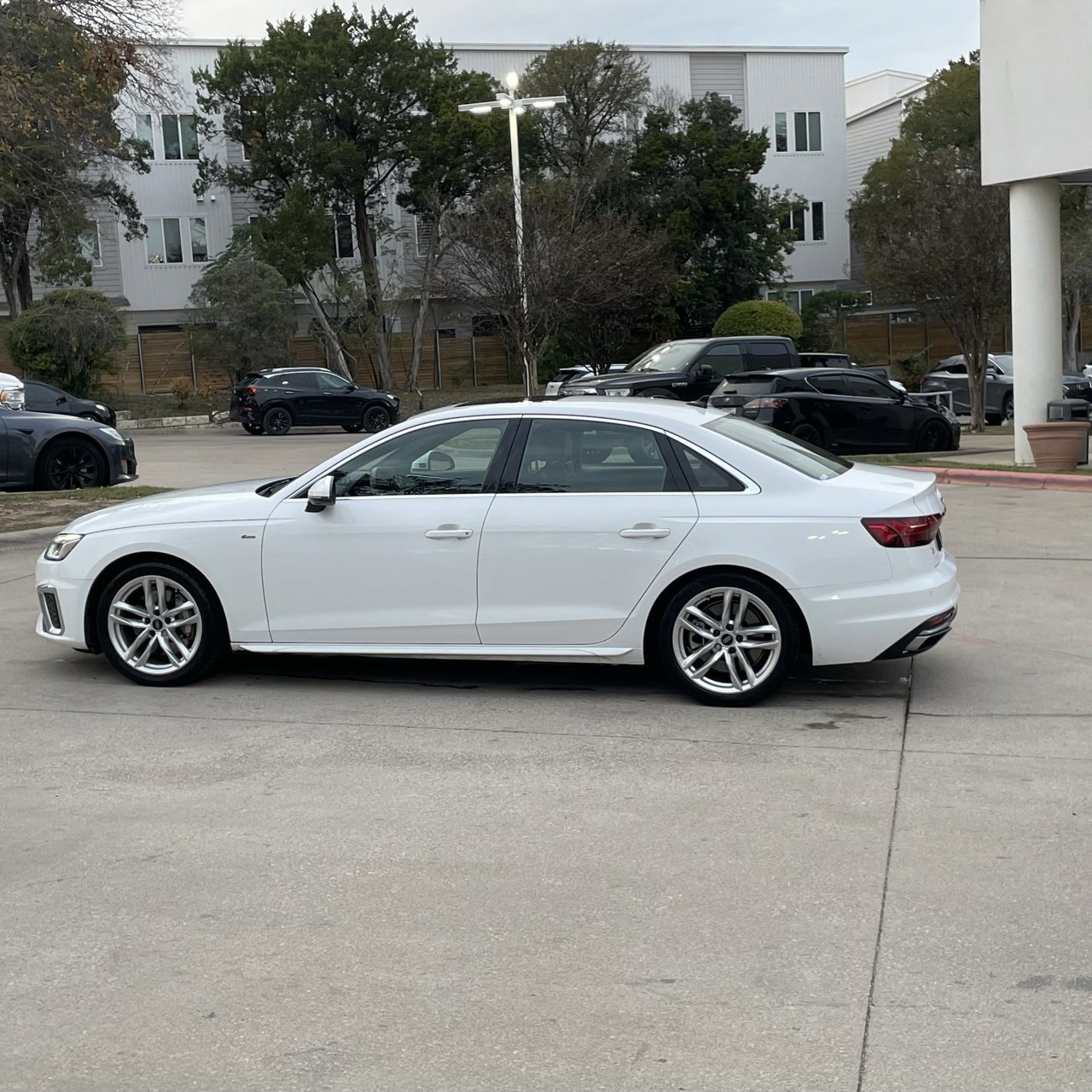 Used 2023 Audi A4 2.0T Premium Plus image 3