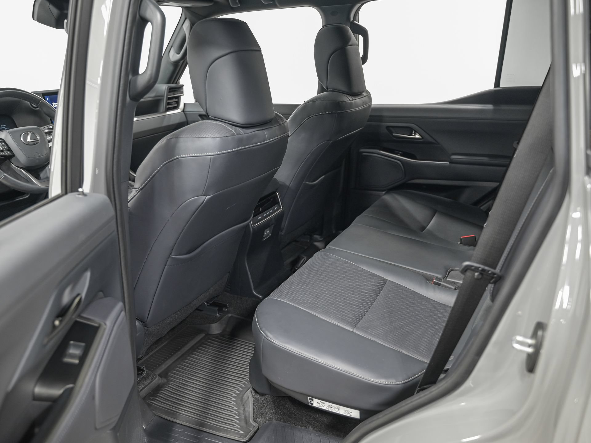 Used 2024 Lexus GX 550 w/ Cold Area Package AWD/4WD image 28