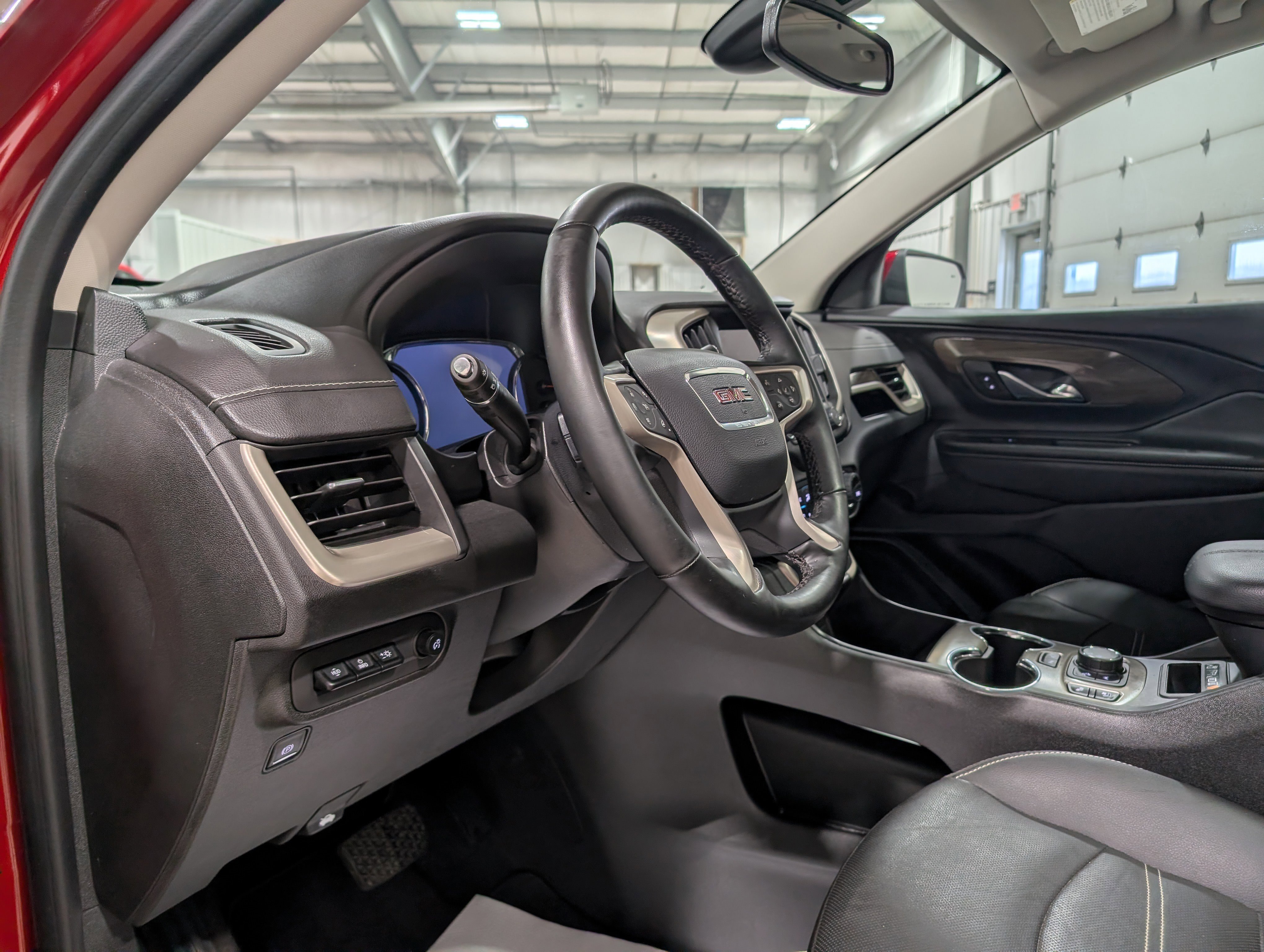 Used 2023 GMC Terrain Denali w/ Denali Premium Package image 13