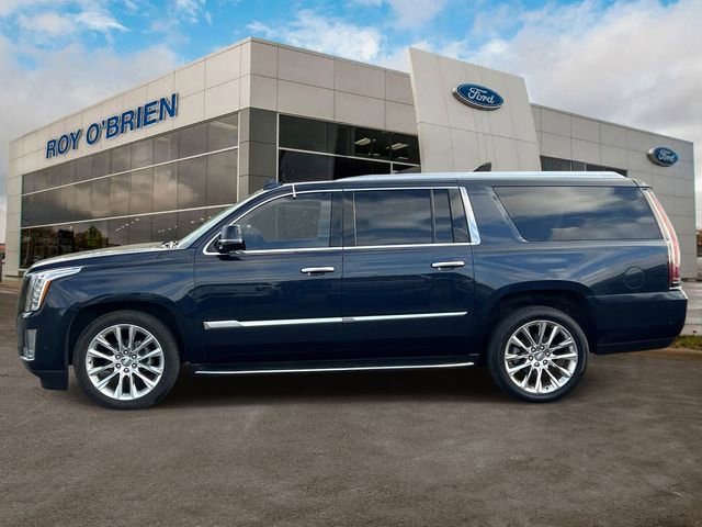 Used 2019 Cadillac Escalade ESV Luxury AWD/4WD image 2