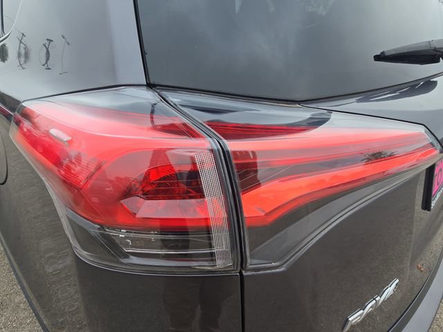 Used 2017 Toyota RAV4 XLE image 35