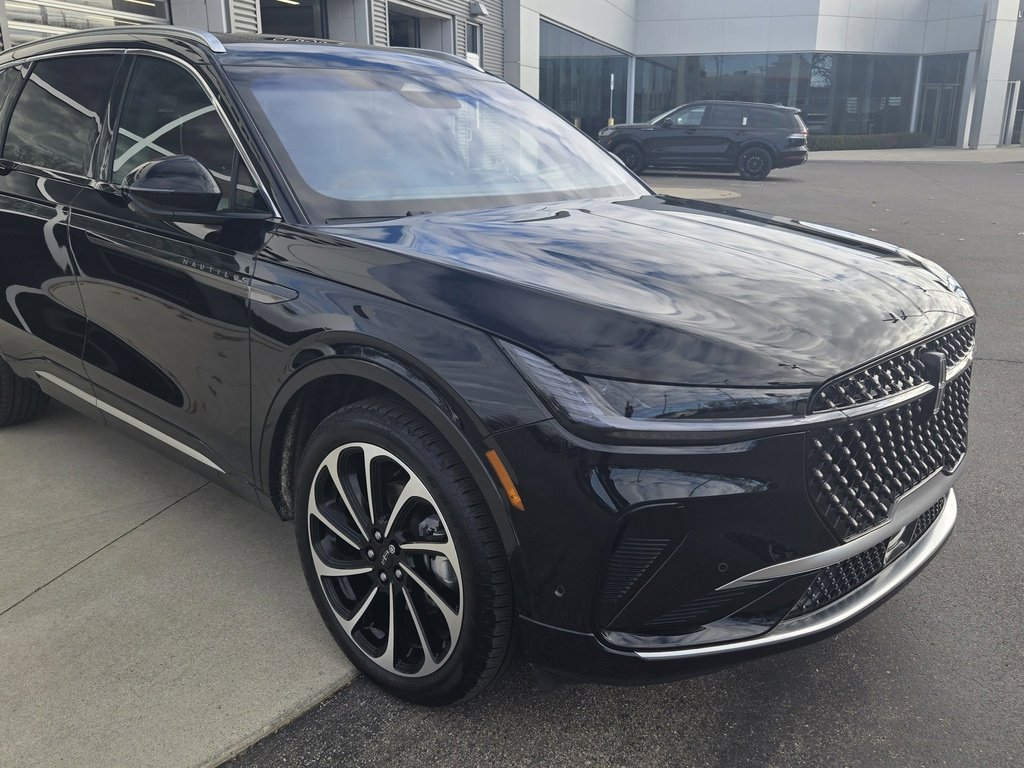 Certified 2024 Lincoln Nautilus Black Label image 22