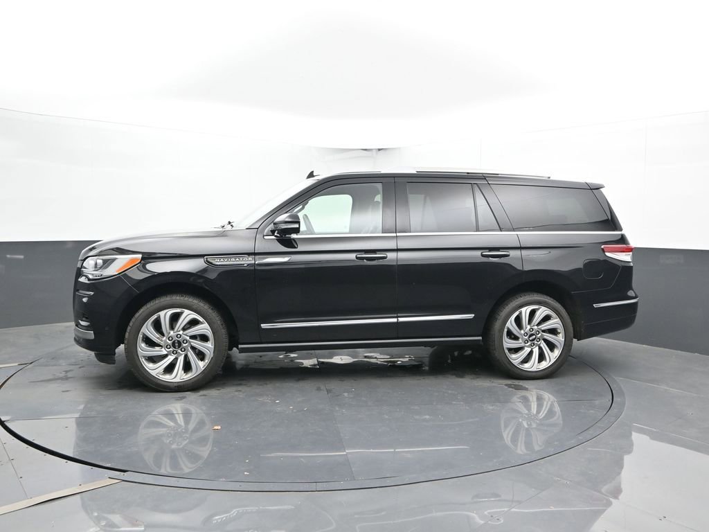 Used 2024 Lincoln Navigator Premiere image 7