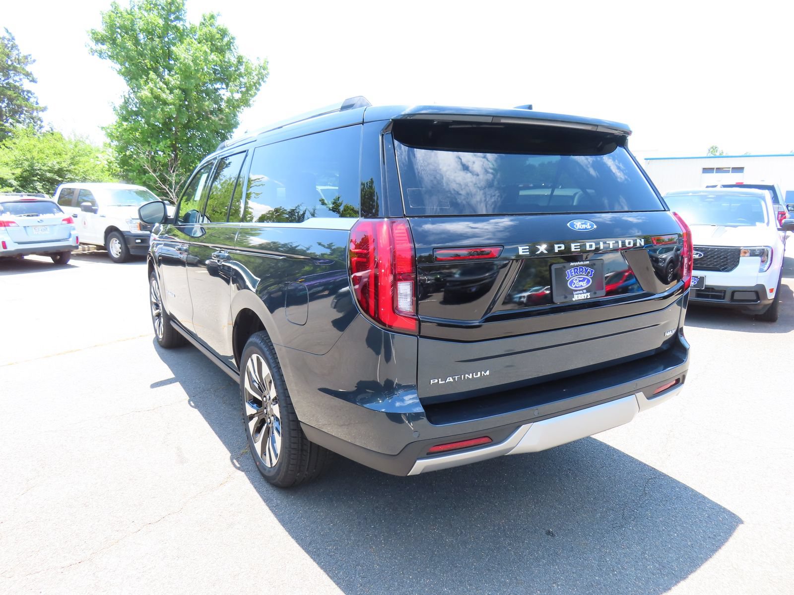 New 2026 Ford Expedition Max Platinum w/ Driver's Package AWD/4WD image 6