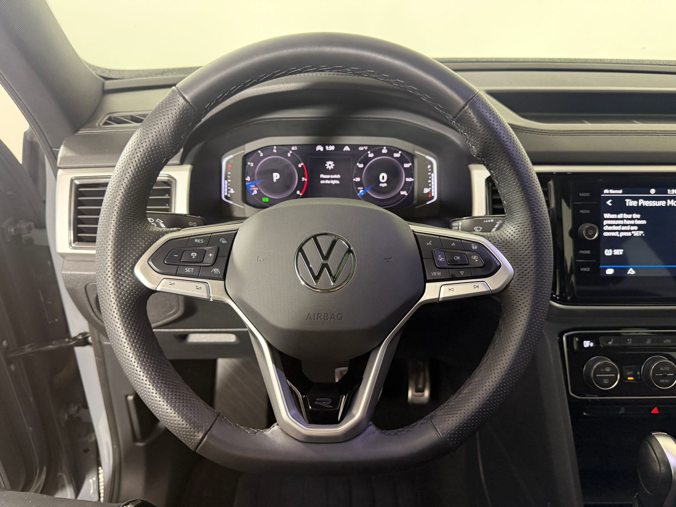 Used 2023 Volkswagen Atlas Cross Sport SEL Premium R-Line image 15