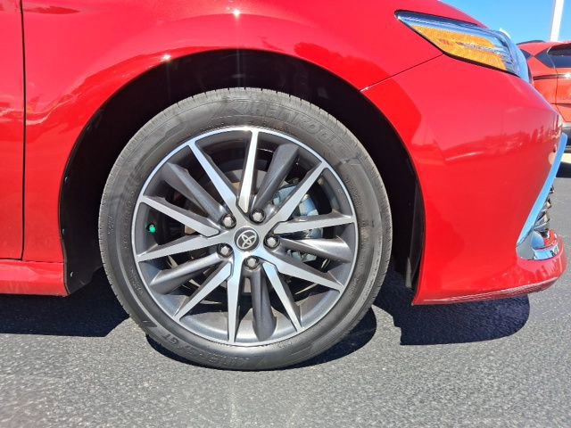 Used 2024 Toyota Camry XLE w/ Navigation Package image 5
