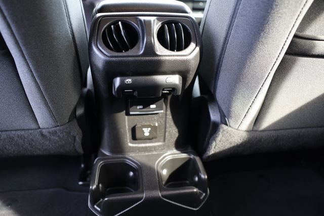 Used 2024 Jeep Wrangler Sahara image 39