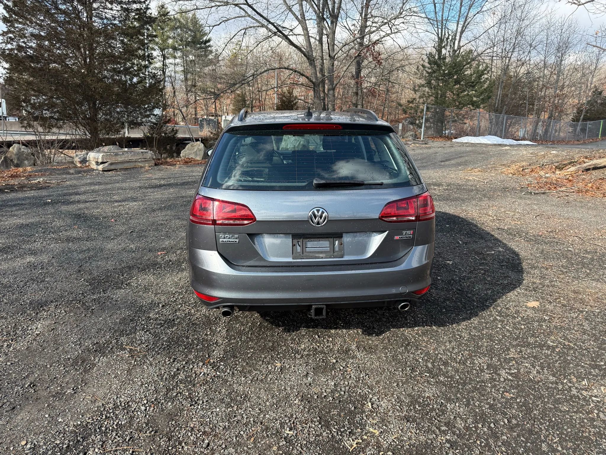 Used 2017 Volkswagen Golf S image 5