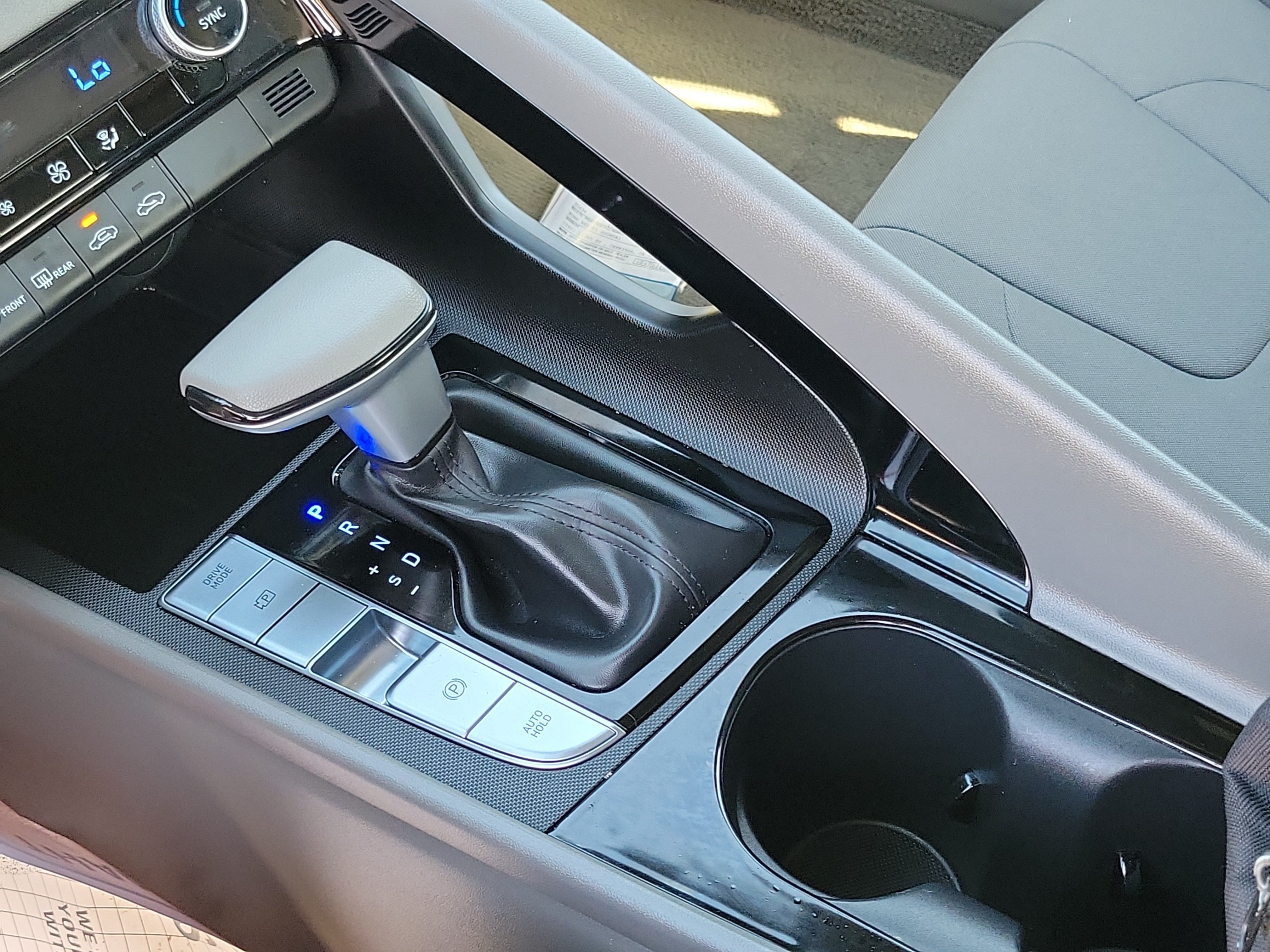 Certified 2025 Hyundai Elantra Hybrid FWD image 17