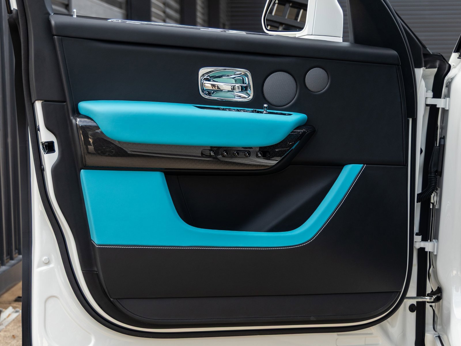 New 2026 Rolls-Royce Cullinan Black Badge image 25