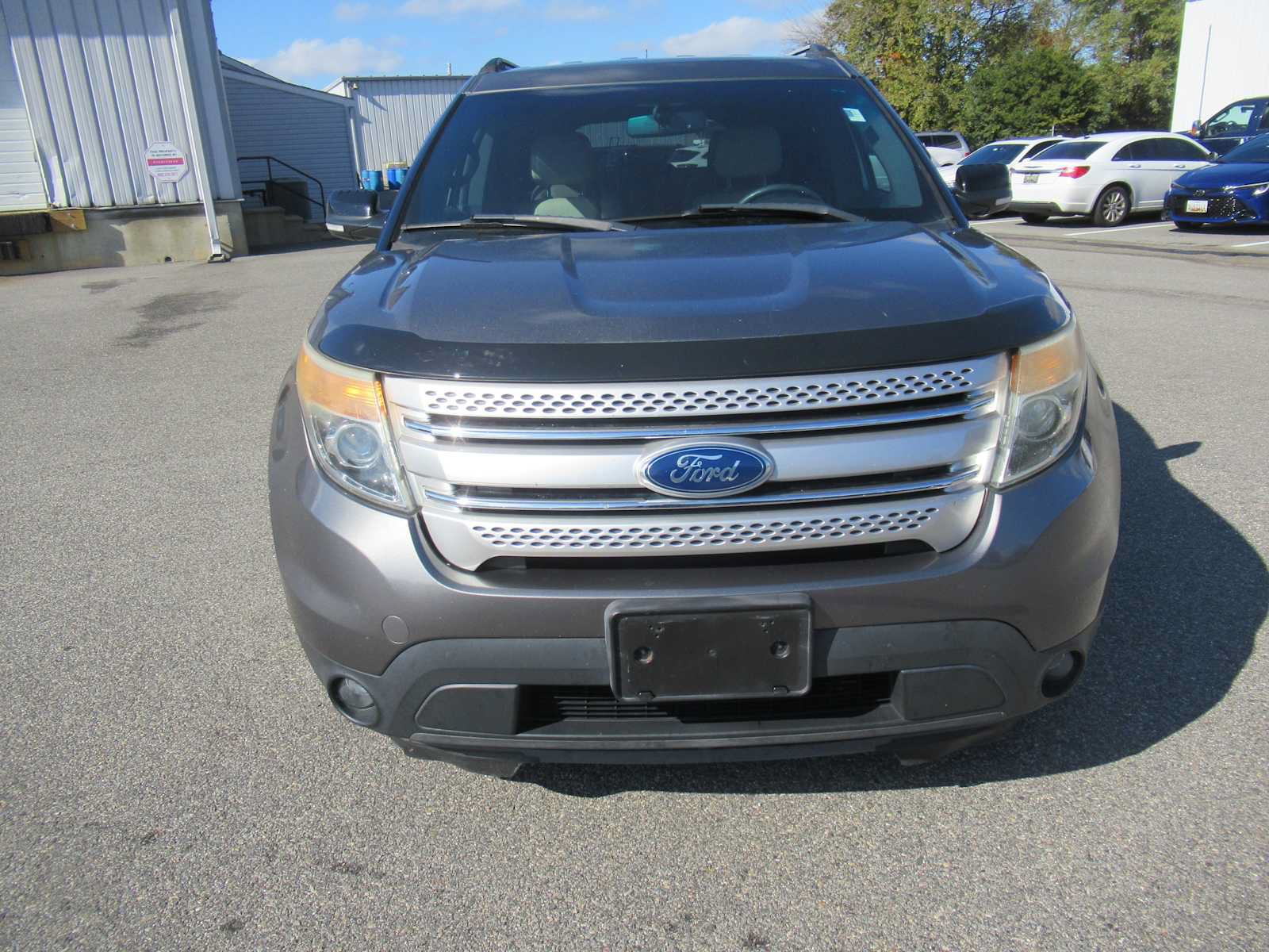 Used 2014 Ford Explorer XLT w/ Equipment Group 202A FWD image 2