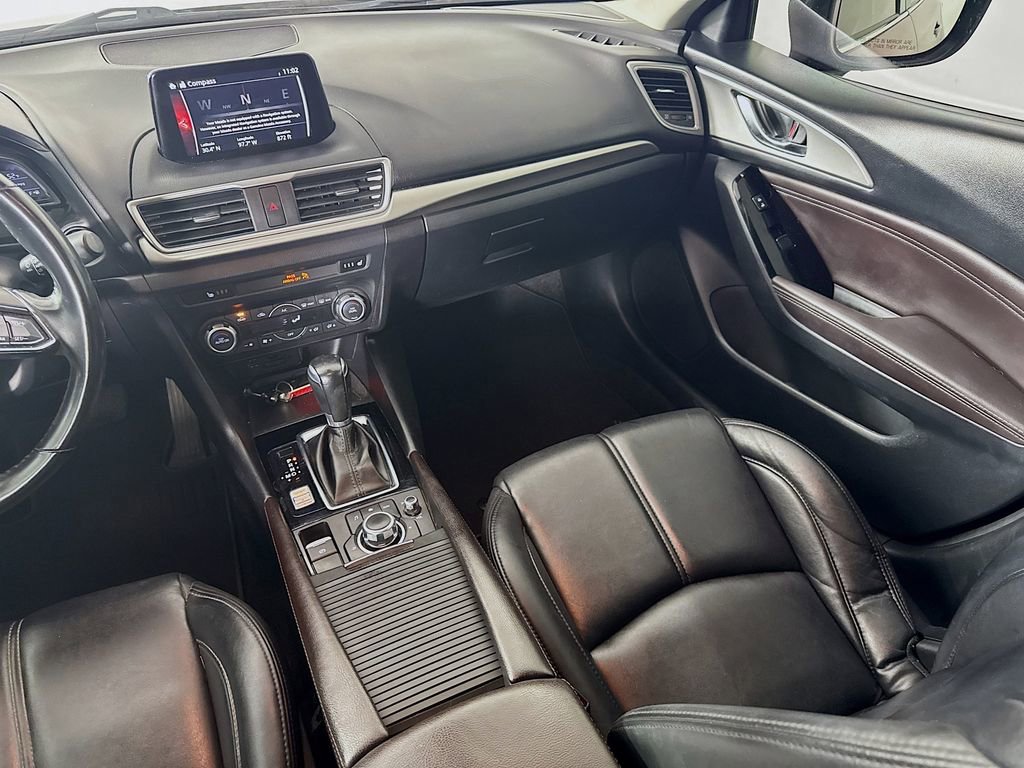 Used 2018 MAZDA MAZDA3 Touring image 29