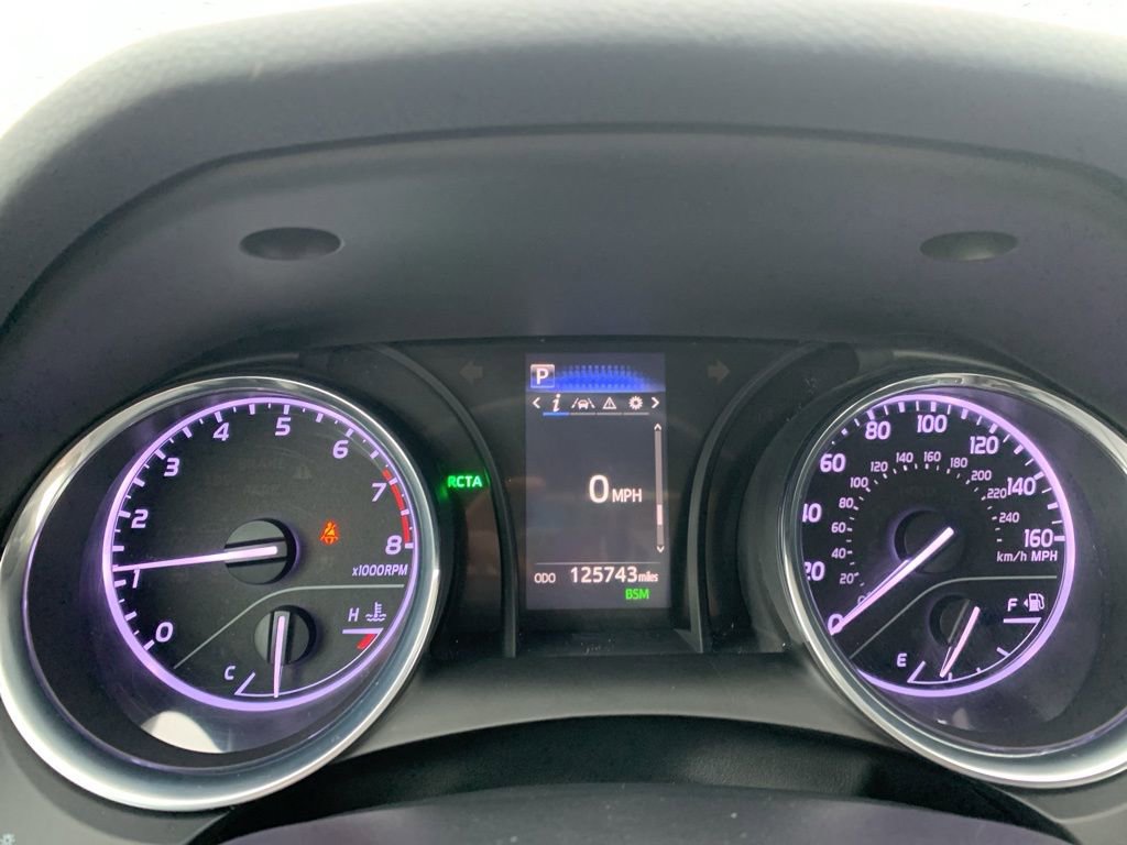 Used 2019 Toyota Camry L image 21