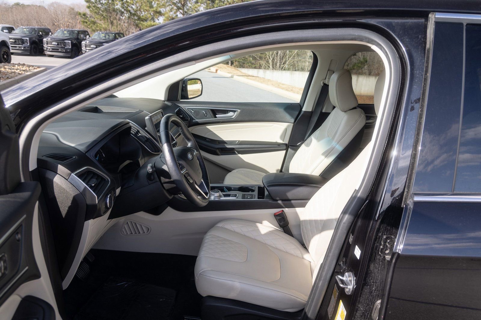 Used 2024 Ford Edge Titanium AWD/4WD image 14