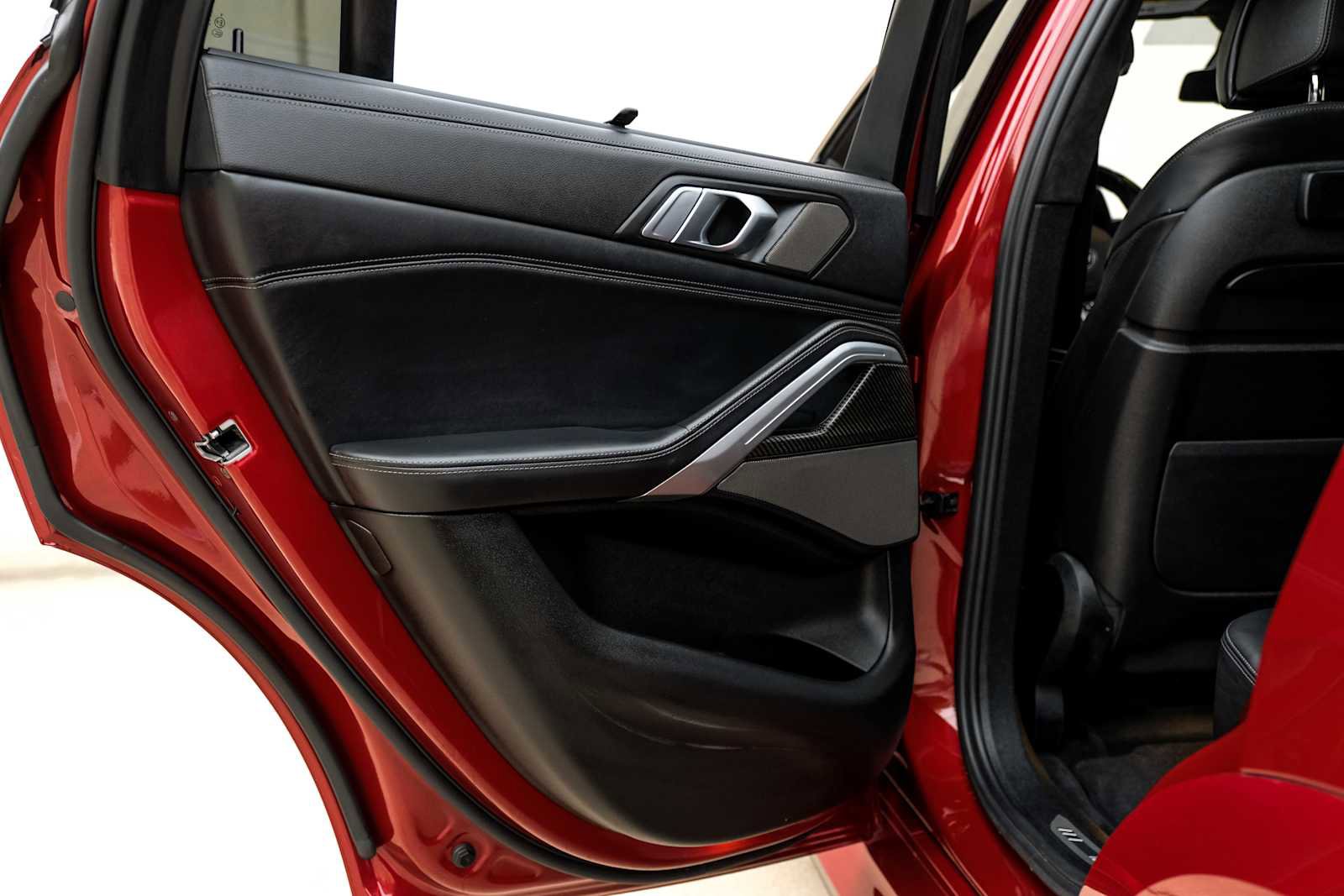 Used 2021 BMW X6 M50i w/ Executive Package image 45