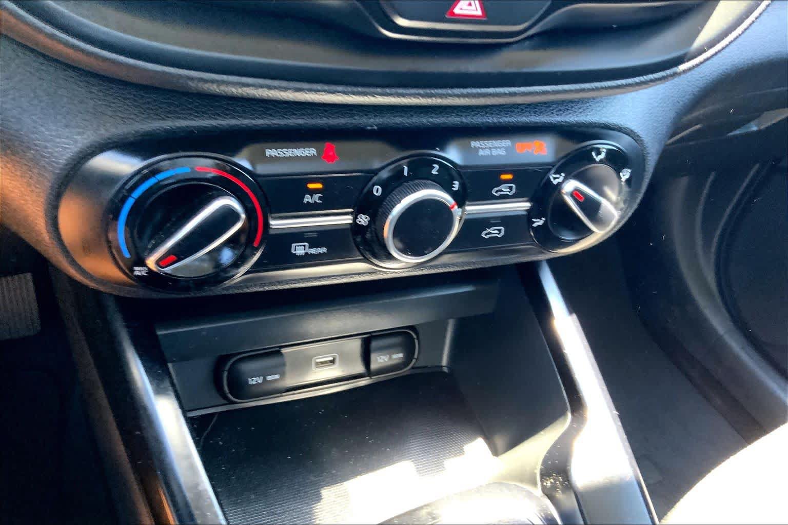 Used 2020 Kia Soul GT-Line FWD image 32