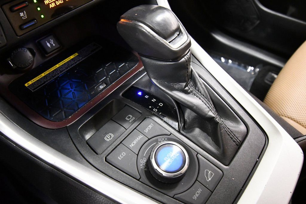 Used 2019 Toyota RAV4 Limited image 28