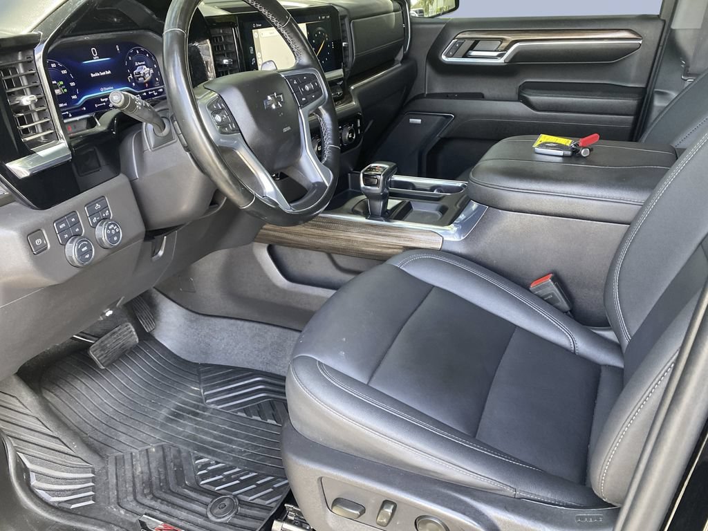 Used 2024 Chevrolet Silverado 1500 LT Trail Boss w/ Convenience Package II AWD/4WD image 35