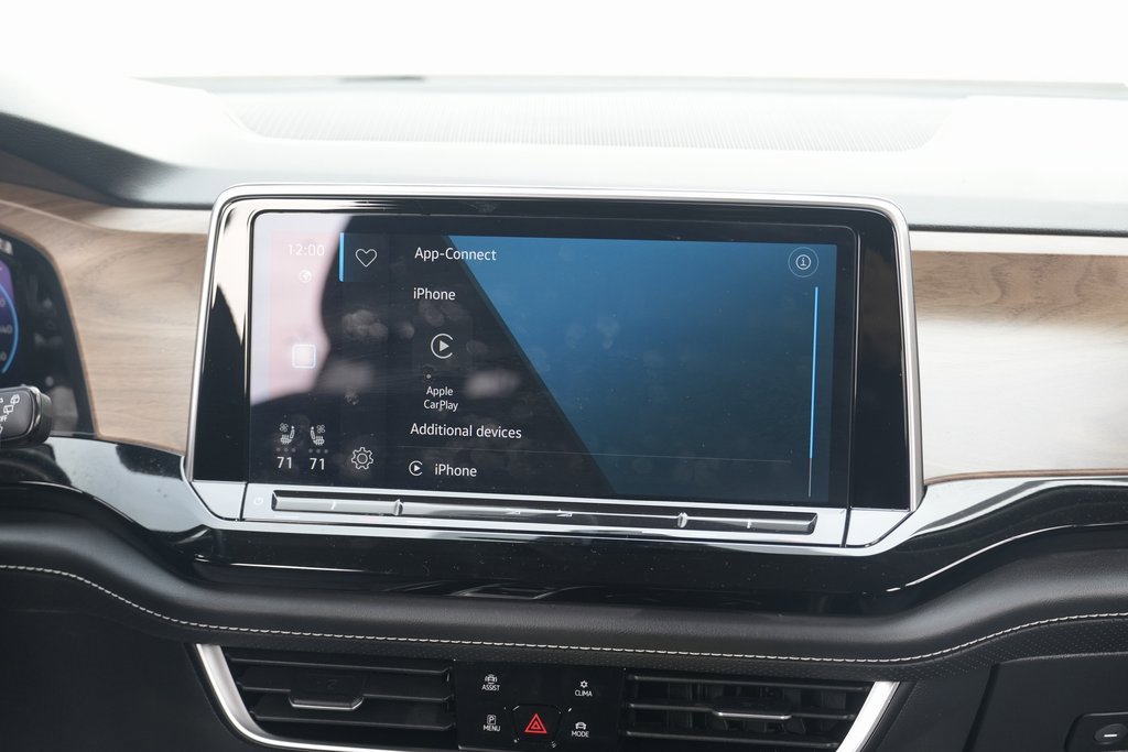 Used 2024 Volkswagen Atlas SE image 40