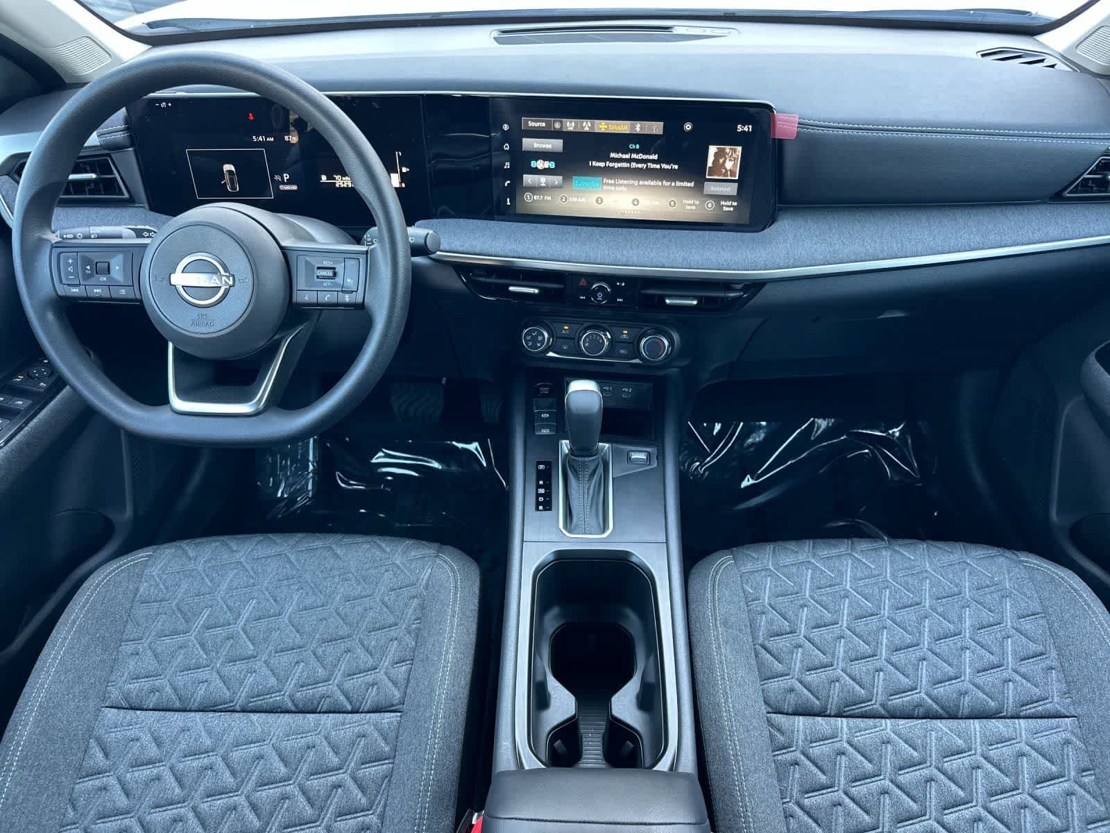 Used 2025 Nissan Kicks SV FWD image 4