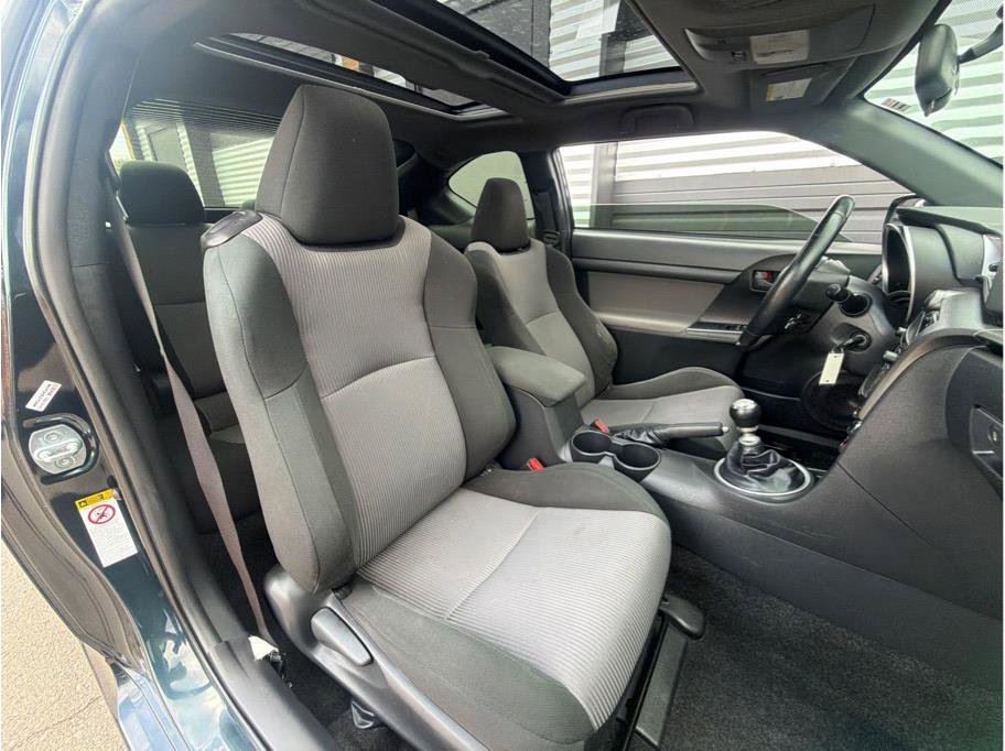 Used 2015 Scion tC FWD image 4