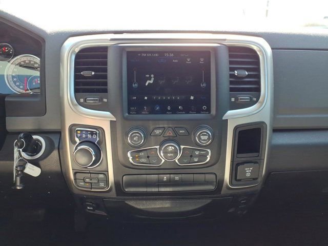 Used 2019 RAM 1500 Classic SLT w/ Luxury Group AWD/4WD image 9