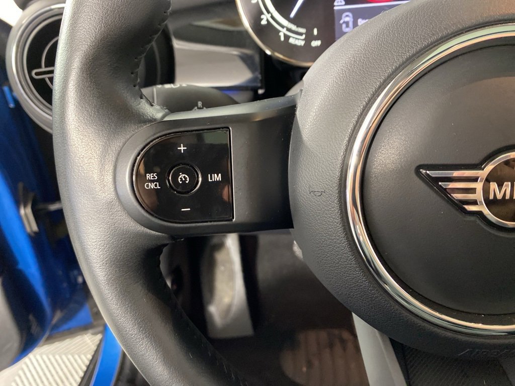 Certified 2023 MINI Cooper 4-Door Hardtop image 11